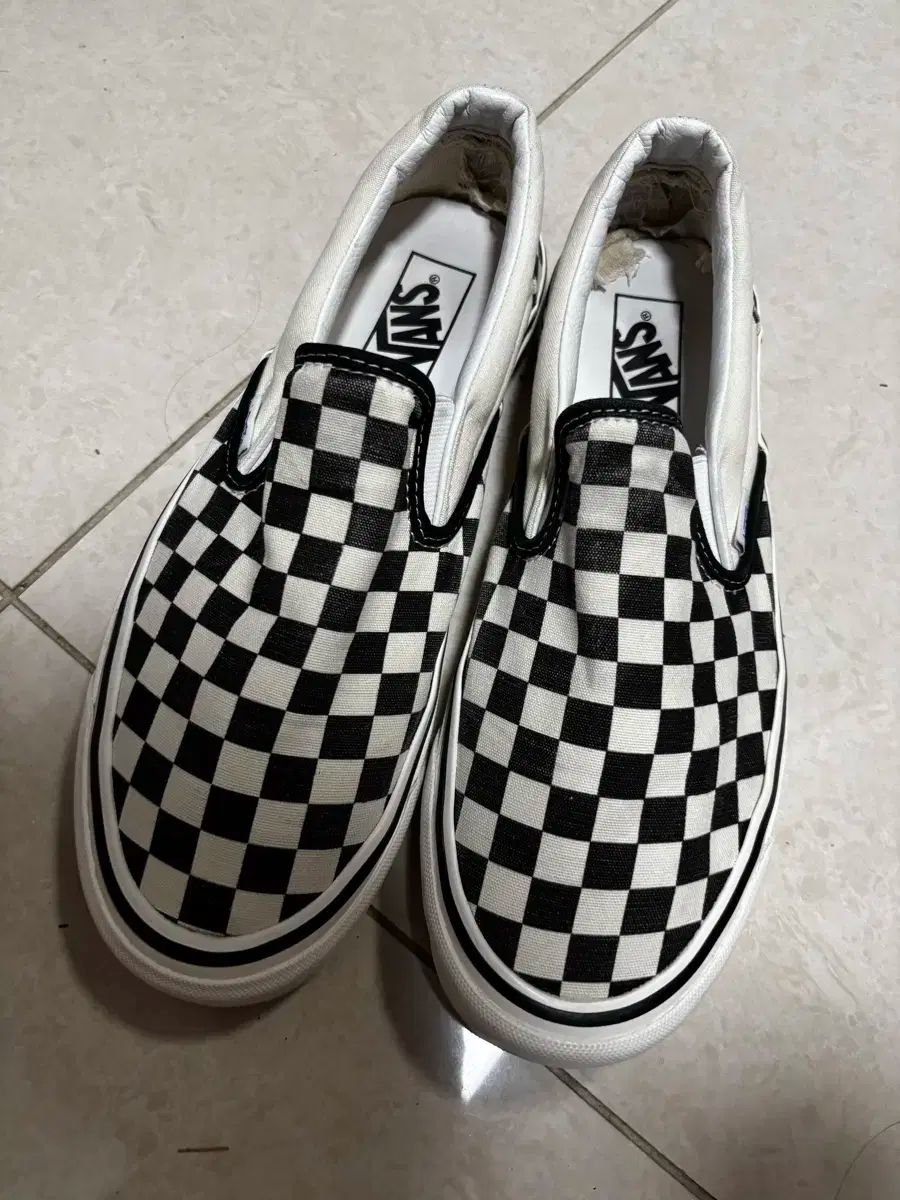 新作入荷，SALE VANS(バンズ) チェッカーボード スリッポン 275 スニーカー
