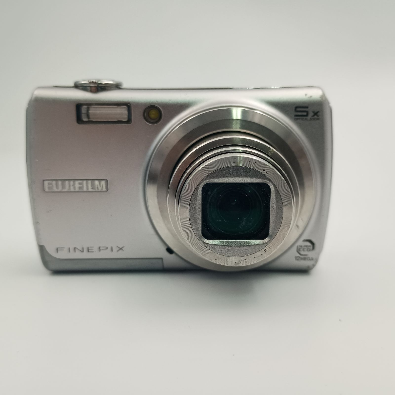 FUJIFILM FINEPIX F100 fd COMPACT DIGITAL CAMERA SILVER