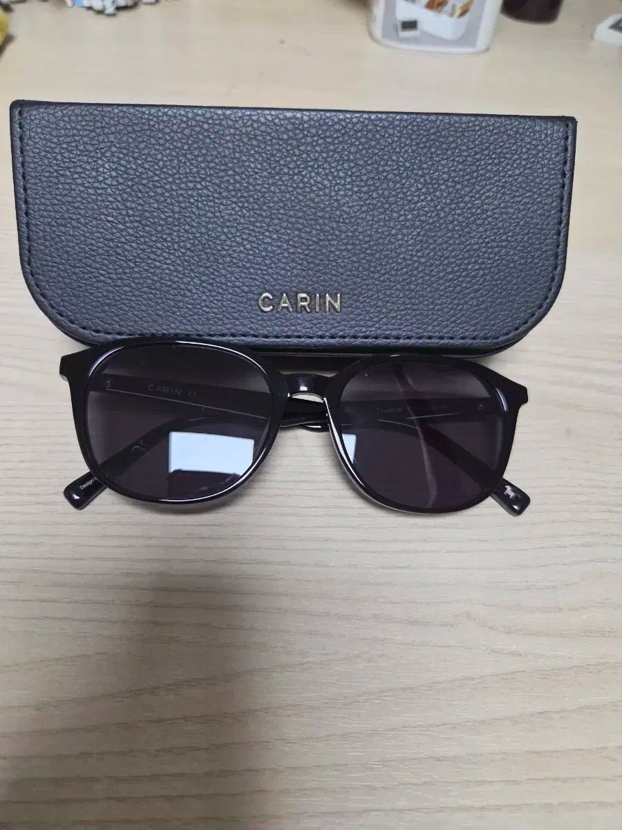 CARIN カリン サングラス ブラック ケースパック