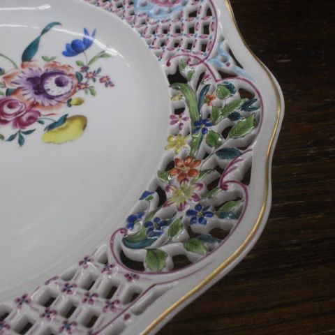 【古マイセン】マルコリーニの花／色彩に深みと陰影のある花のプレート ② 古マイセン】マルコリーニの花／色彩に深みと陰影のある花の