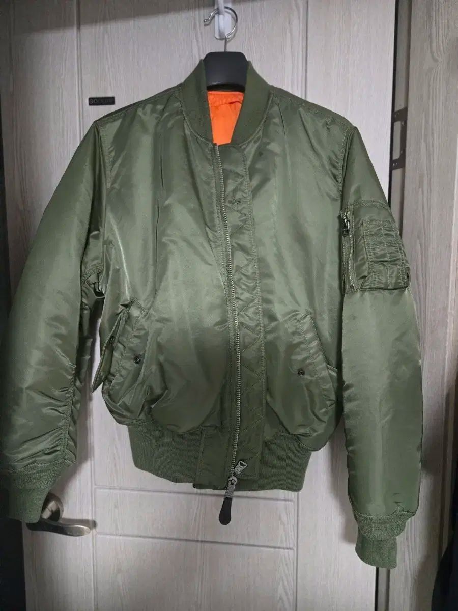 アルファ インダストリーズ MA-1 レギュラーフィット L サイズ