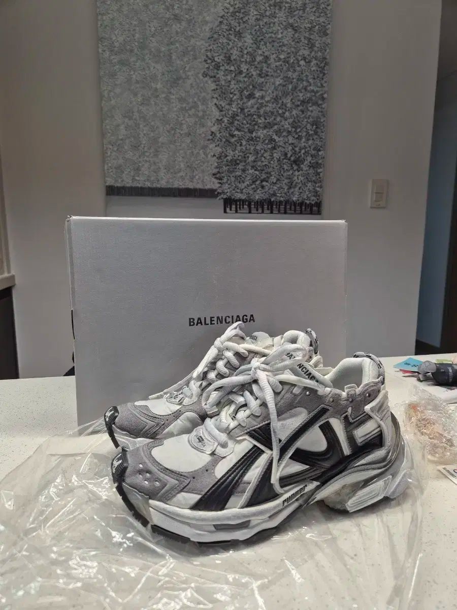 雷市場（ポンジャン）商品韓国直送】 BALENCIAGA(バレンシアガ 