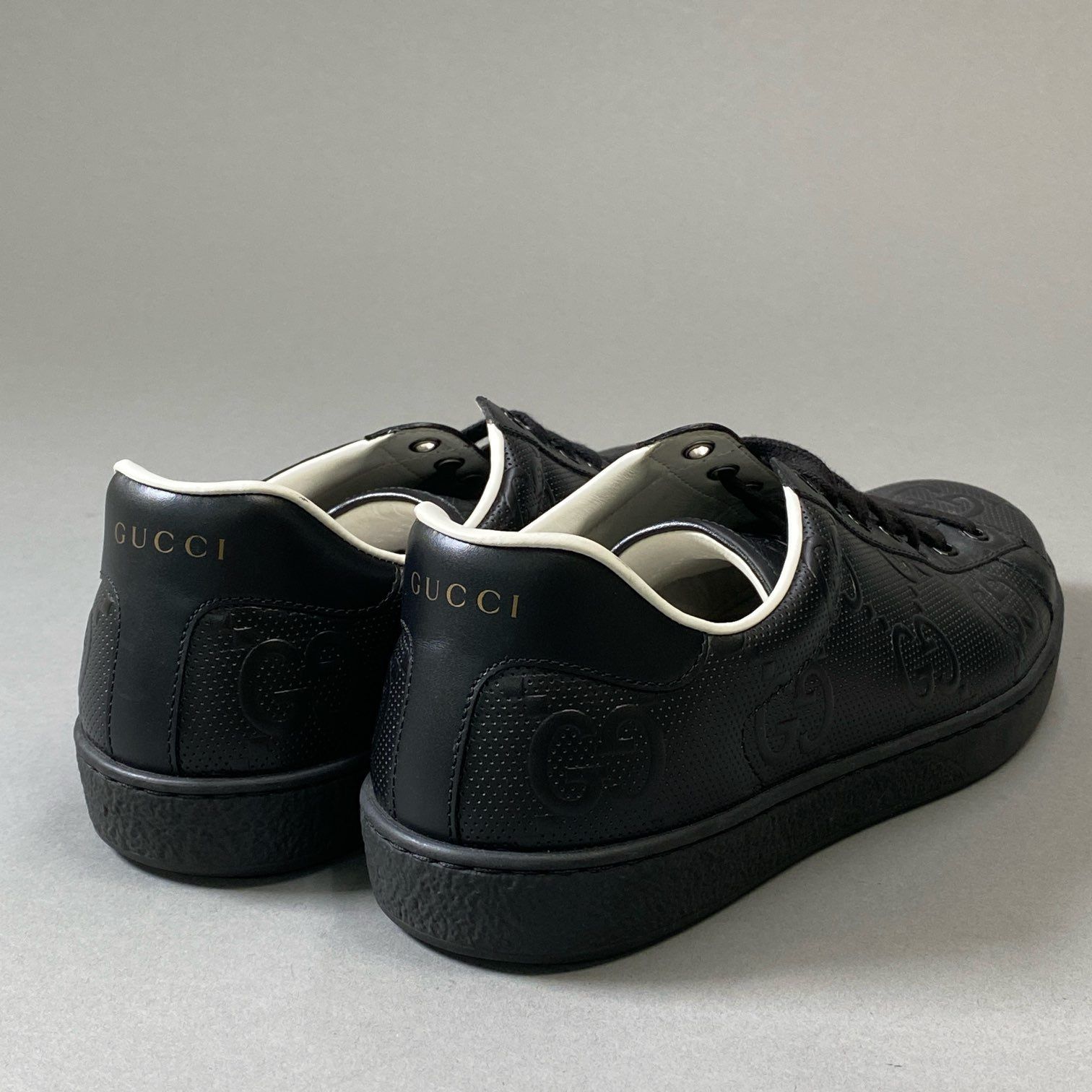 4i30 《美品》 GUCCI グッチ GGエンボス レザースニーカー 4i30 《美品》 GUCCI グッチ GGエンボス レザースニーカー