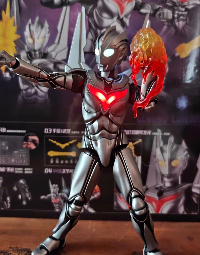 海外公式正規品BLOKEES ウルトラマンノア　可動式プラモデル完成品光の翼付き 海外公式正規品BLOKEES ウルトラマンノア 可動式プラモデル完成