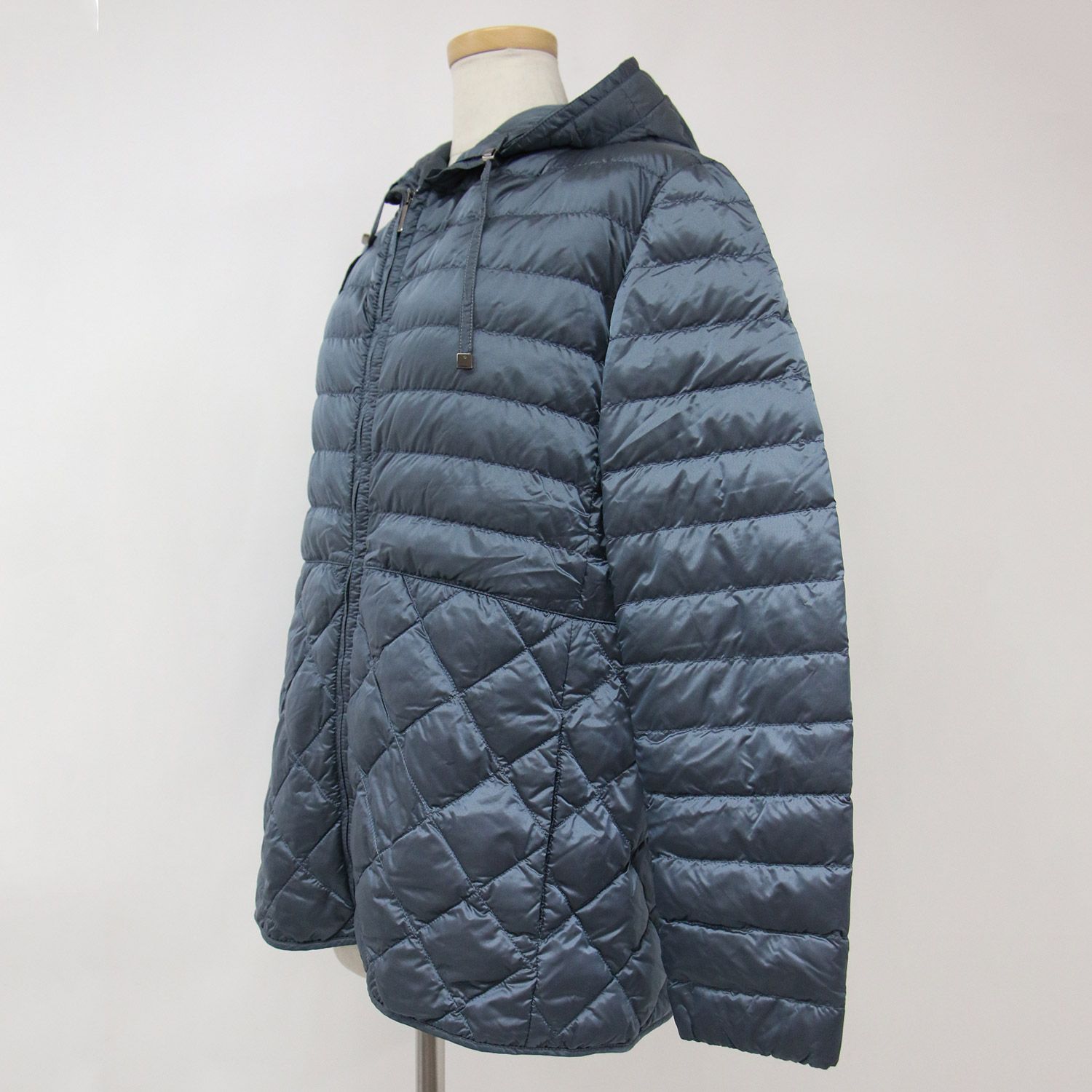 美品　マックスマーラ　ダウンジャケット　サイズ38 美品 Max Mara マックスマーラ ジャケット ダウン ブルーグレー