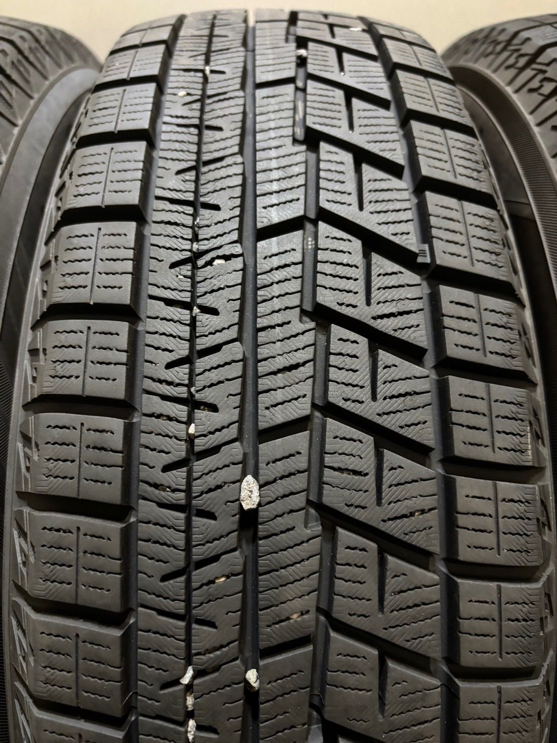 175/65R15 4本 YOKOHAMA iG50PLUS 格安 バリ溝 アクアヴィッツフィットMINIなどに TEW521 ☆ 175⁄65R15 ☆ 4本セット!! ☆ YOKOHAMA ☆ iceGUARD iG50 PLUS 2018年