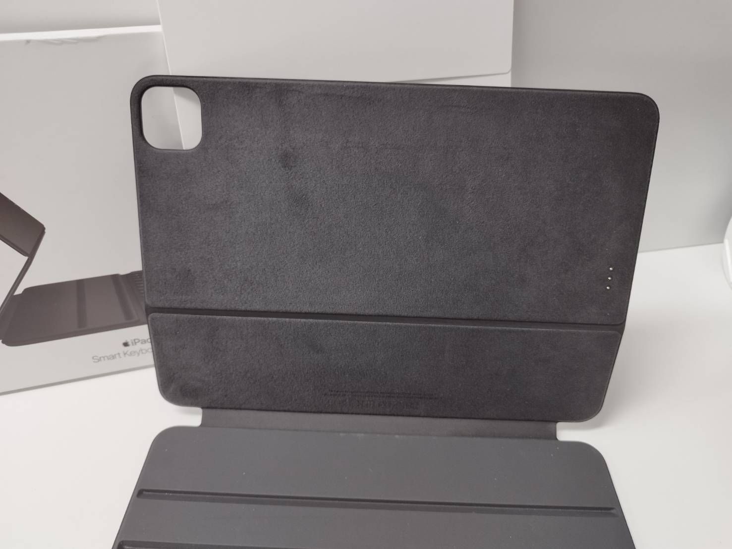iPad Smart Keyboard Folio/11インチ/A2038/日本語配列〈MXNK2J