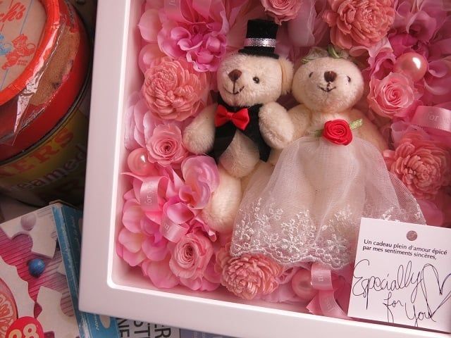 結婚祝い 友人 友達 プレゼント 花 ウェディングベアー 水色 白 花