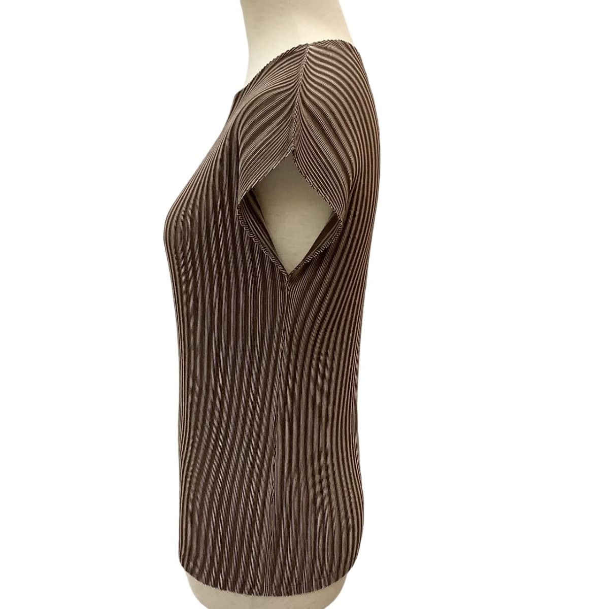 PLEATS PLEASE ブラウン　イッセイミヤケ　Mサイズ PLEATS PLEASE ISSEY MIYAKE カタログ – isseymiyake.com