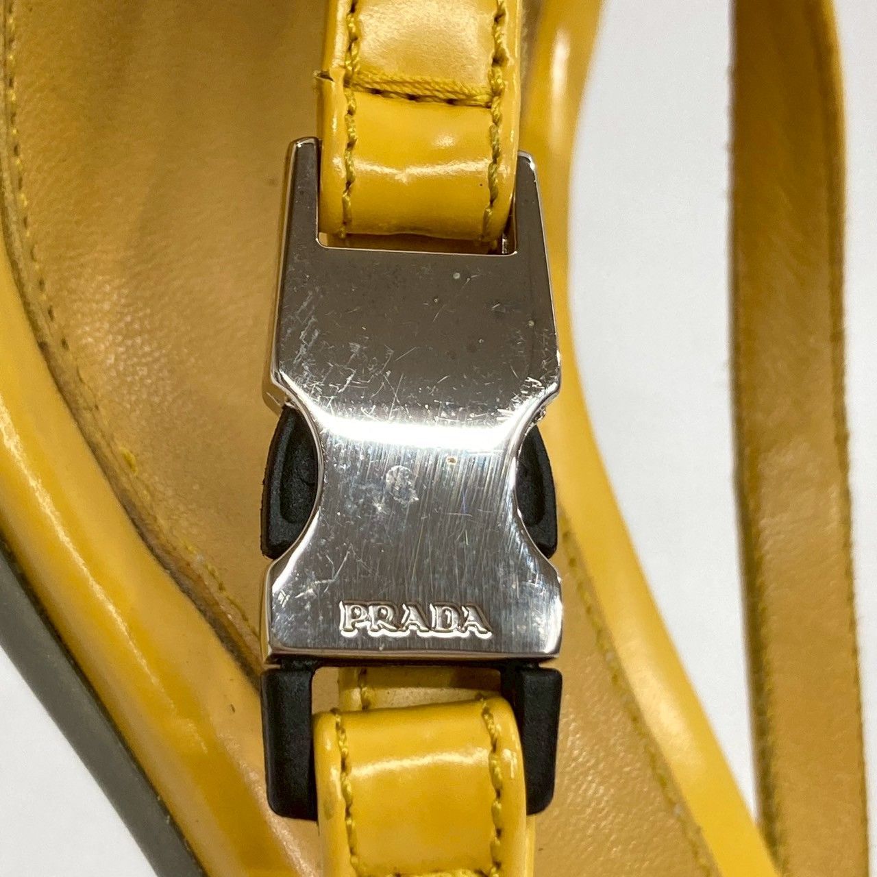 PRADA プラダ スクエアトゥ サンダル 36ストラップ プラダ サンダル レザー スクエアトゥ ストラップ 36 23cm 黒