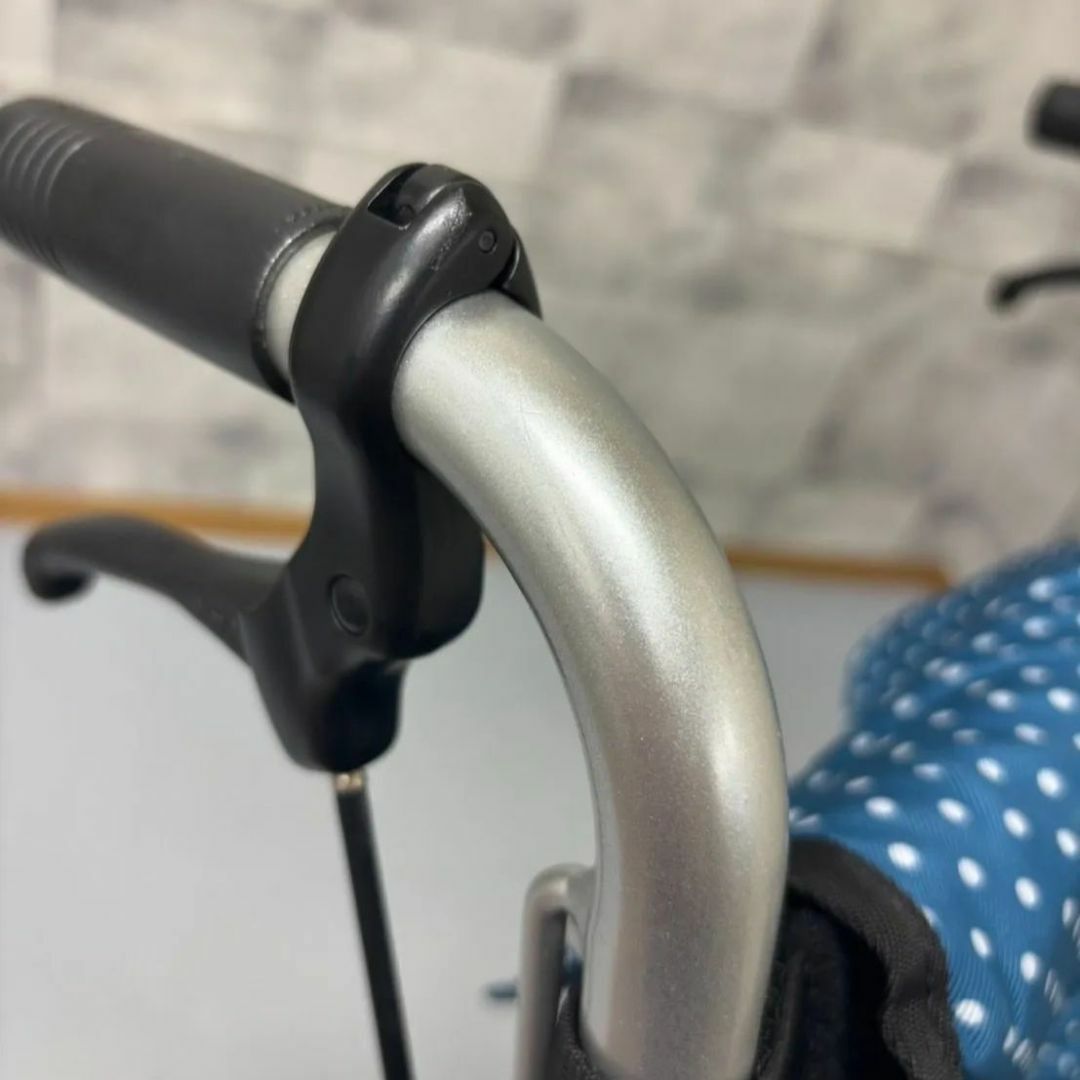 介護用品 ノーパンクタイヤ