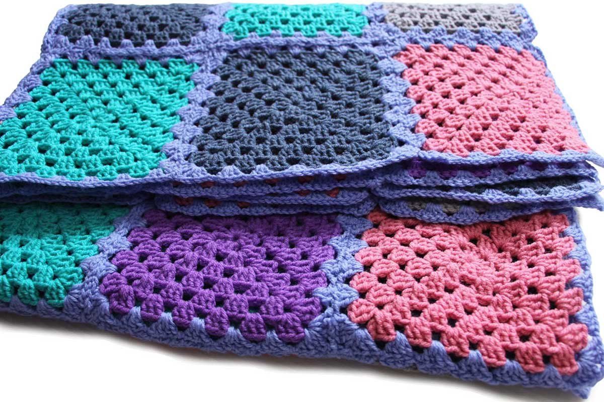 ★スクエア モチーフ ニット グラニー ブランケット -31★カギ編み ラグ ハンドメイド スクエア モチーフ ニット グラニー ブランケット 黒☆E カギ編み