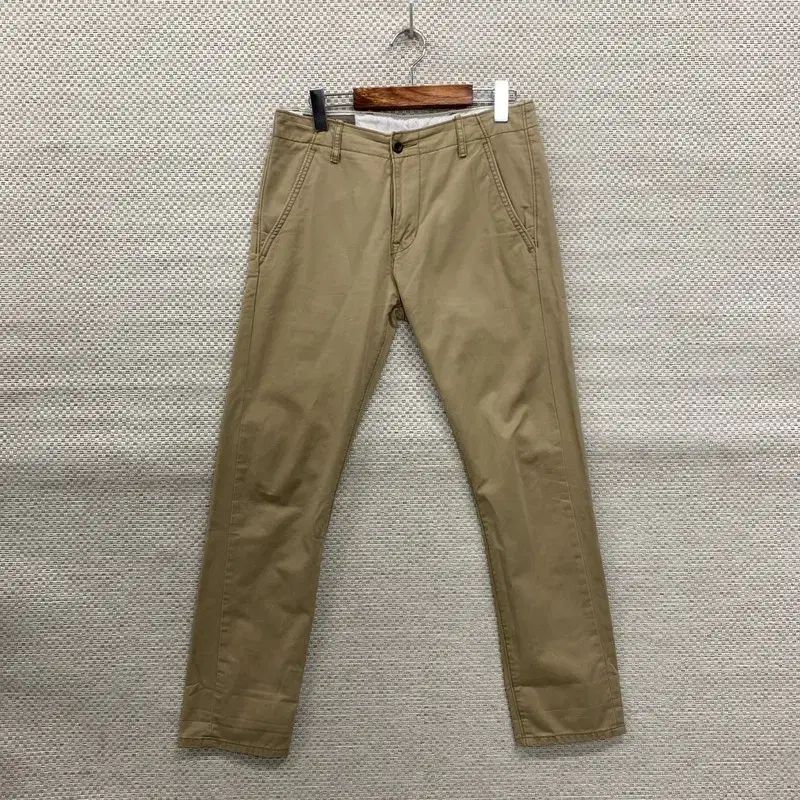 【雷市場（ポンジャン）商品韓国直送】 LEVI'S(リーバイス) ホワイトタブ カジュアル コットンパンツ 29 インチ K07220