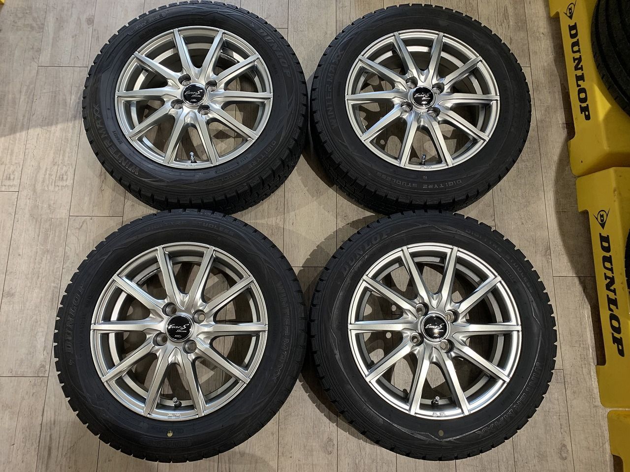 2409051】スタッドレス Euro-S 15インチ 5.5 +43 PCD100 4H + DUNLOP WM01 175/65R15 2018年  7.5mm アクア ヴィッツ スペイド ヤリス ポルテ キューブ フィット スイフト デミオ 等 - メルカリ