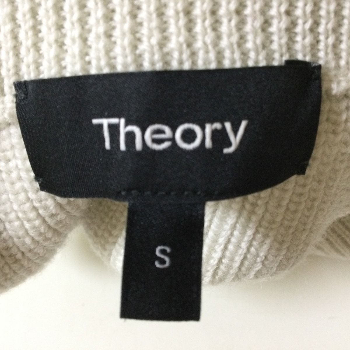 theory(セオリー) ブルゾン サイズS メンズ美品  - アイボリー 長袖/ニット/ジップアップ/秋/冬