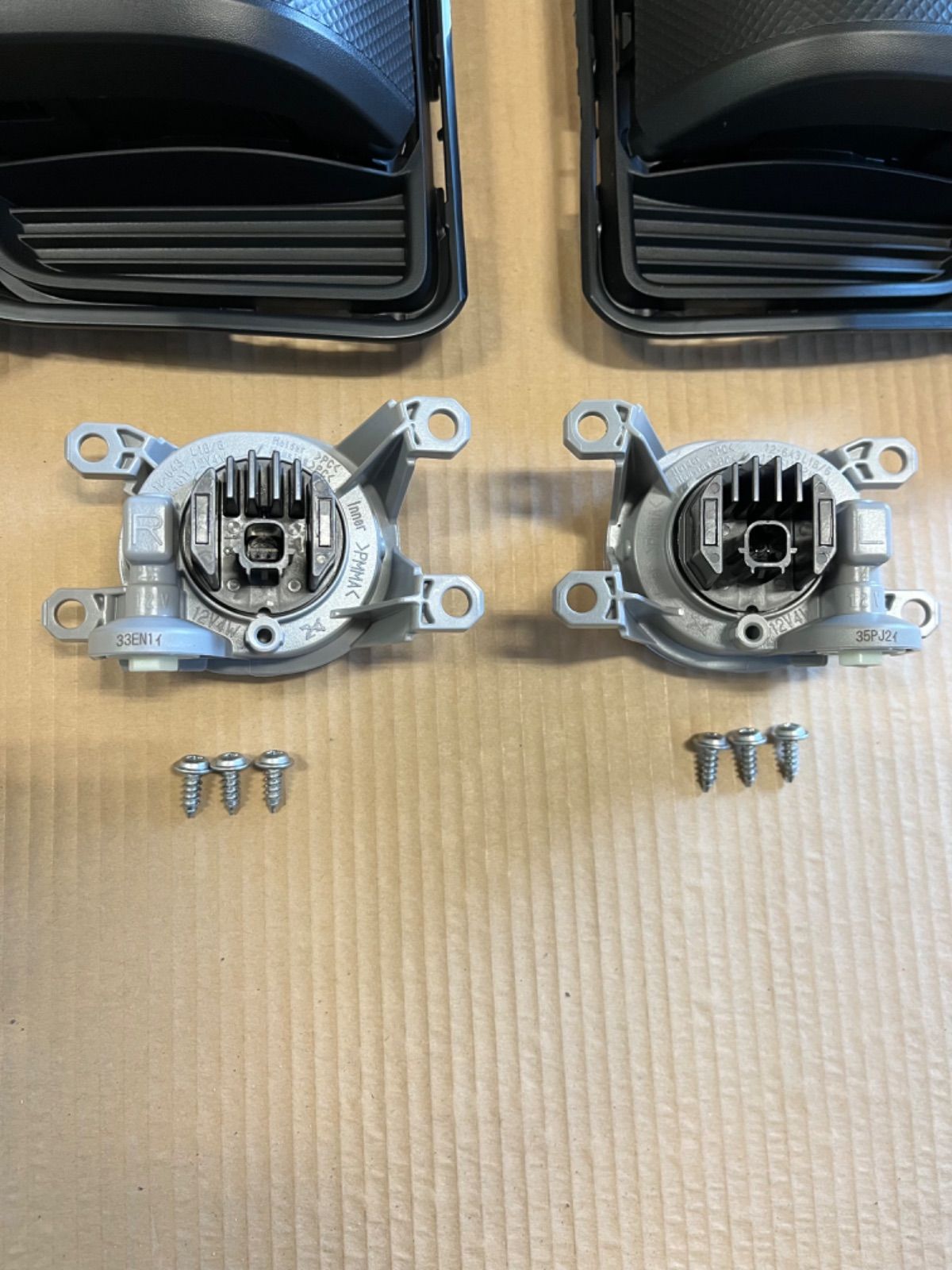 新品 新型 7型 200系 ハイエース ダークプライムⅡ 純正LED