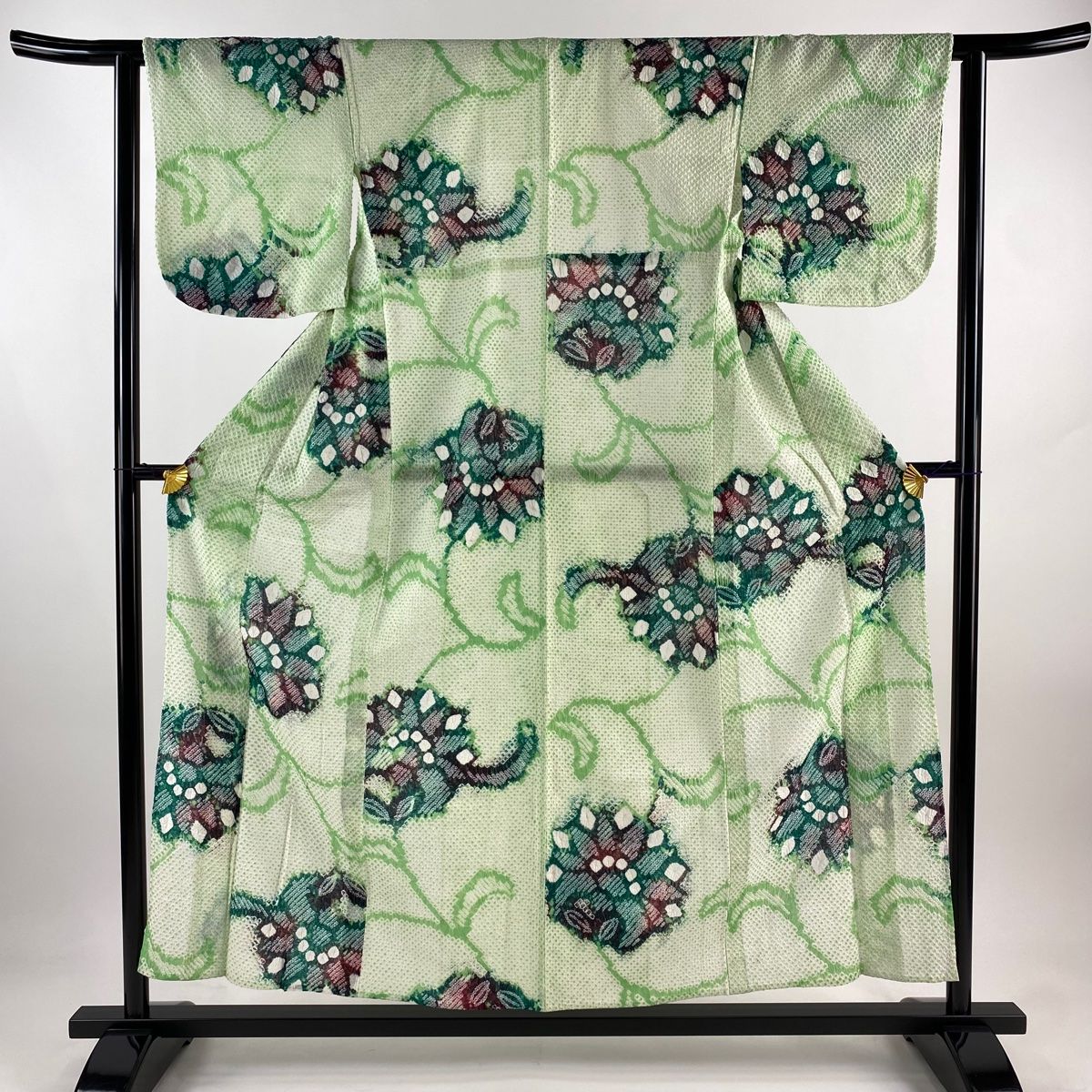美品　緑と白の花柄絞り浴衣 浴衣 身丈156cm 裄丈62cm S 絞り浴衣 草花 薄緑 綿 美品 名品