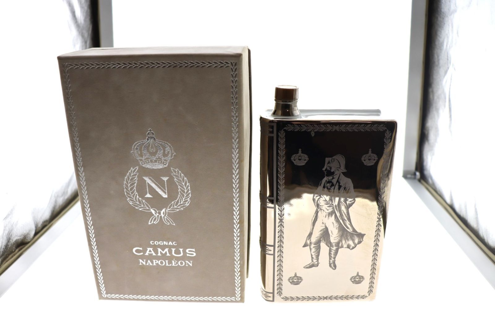 【未開栓】 カミュ ナポレオン  ブック シルバー 陶器ボトル コニャック ブランデー