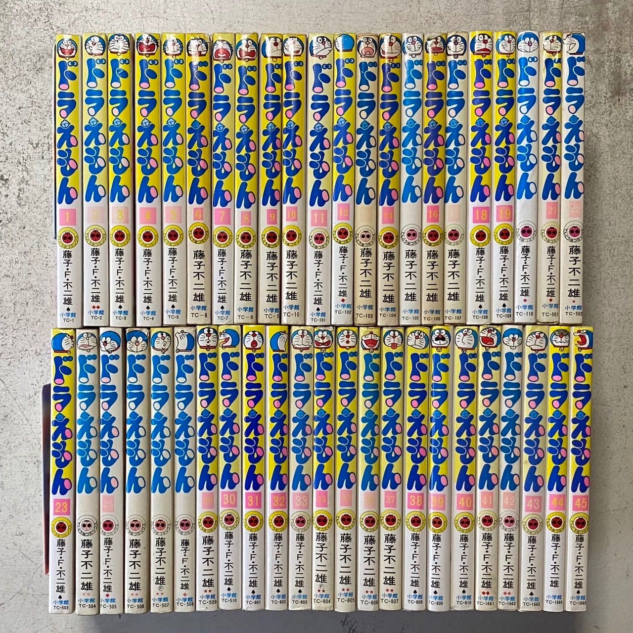 ドラえもん コミック 全45巻完結セット+おまけ付き！ 藤子・F・不二雄 てんとう虫コミックス『ドラえもん』全45巻 専用ボックス入り