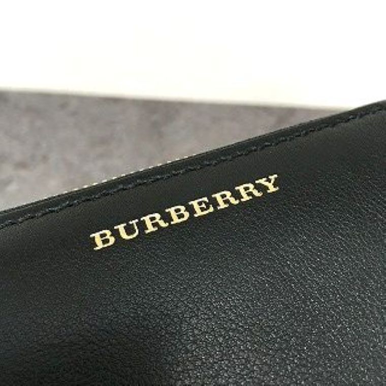 送料込み！ 状態良好 BURBERRY ジップウォレット チェック ブラック  