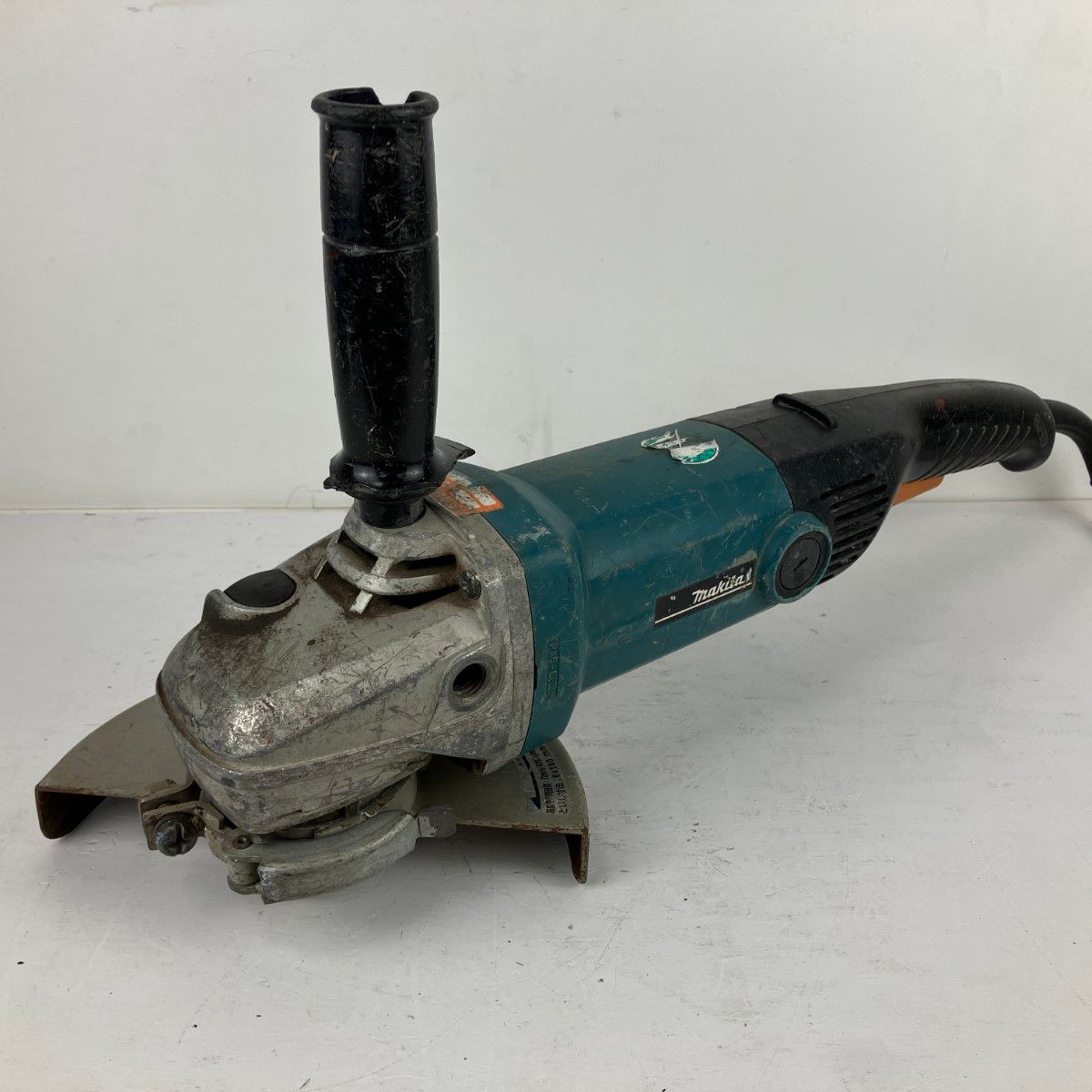 ЗЗMAKITA マキタ 100v 180mm ディスクグラインダー ハンドル割れあり GA7011C ブルー