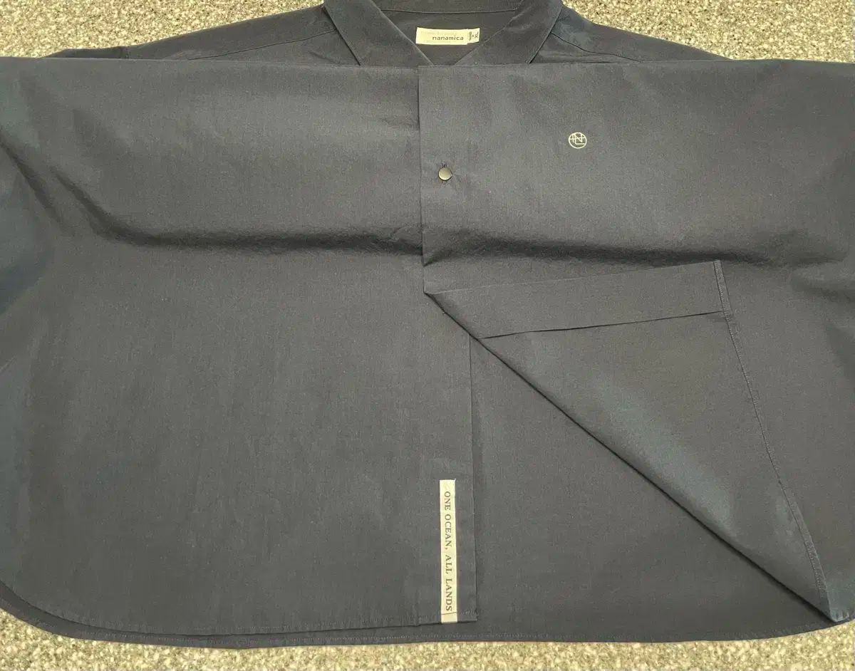 ダークネイビー