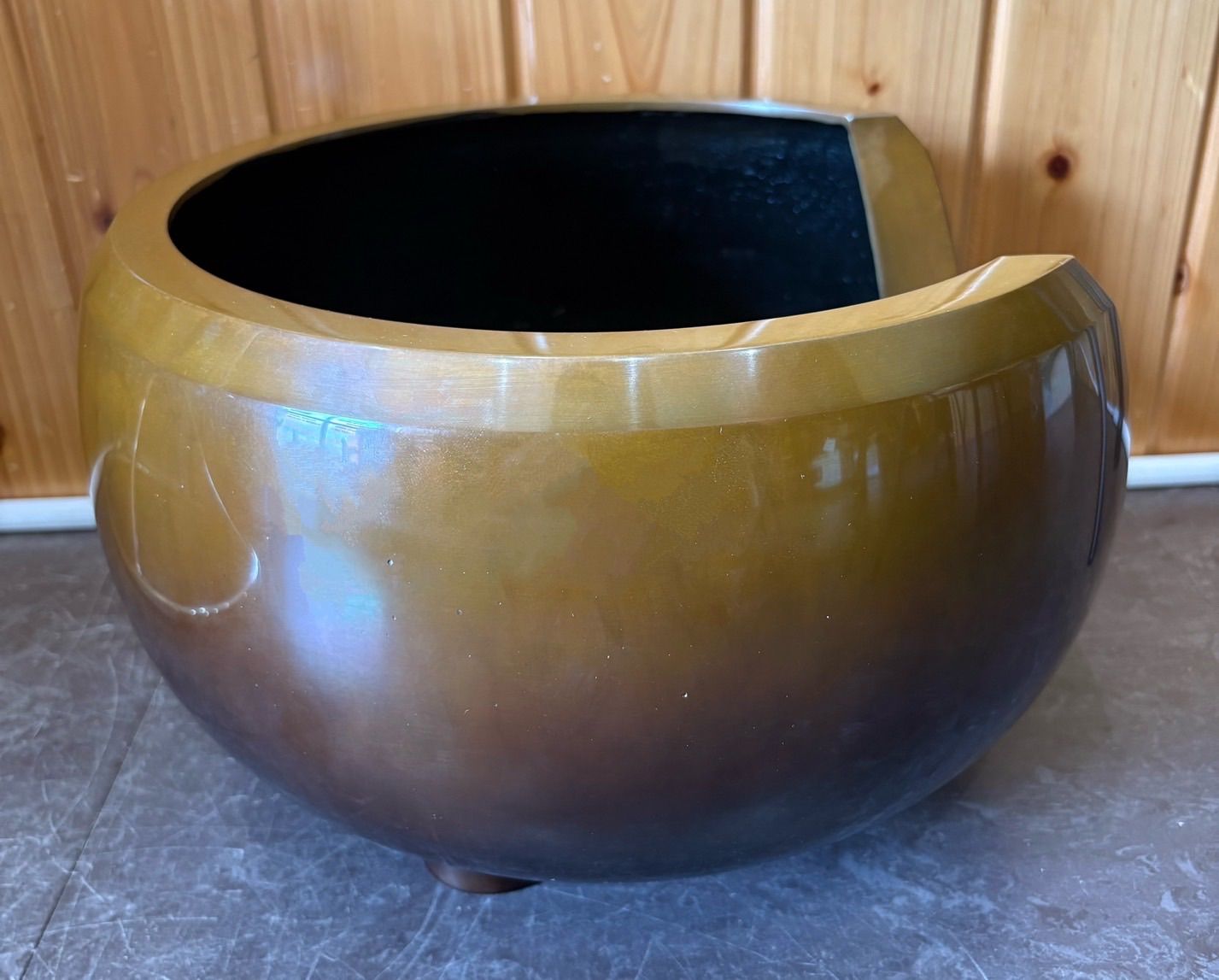 ライフスタイル 唐銅 面取三足風炉 高岡鋳師 金森紹栄作 茶道具 風炉 三つ足 木箱 【品質数量】