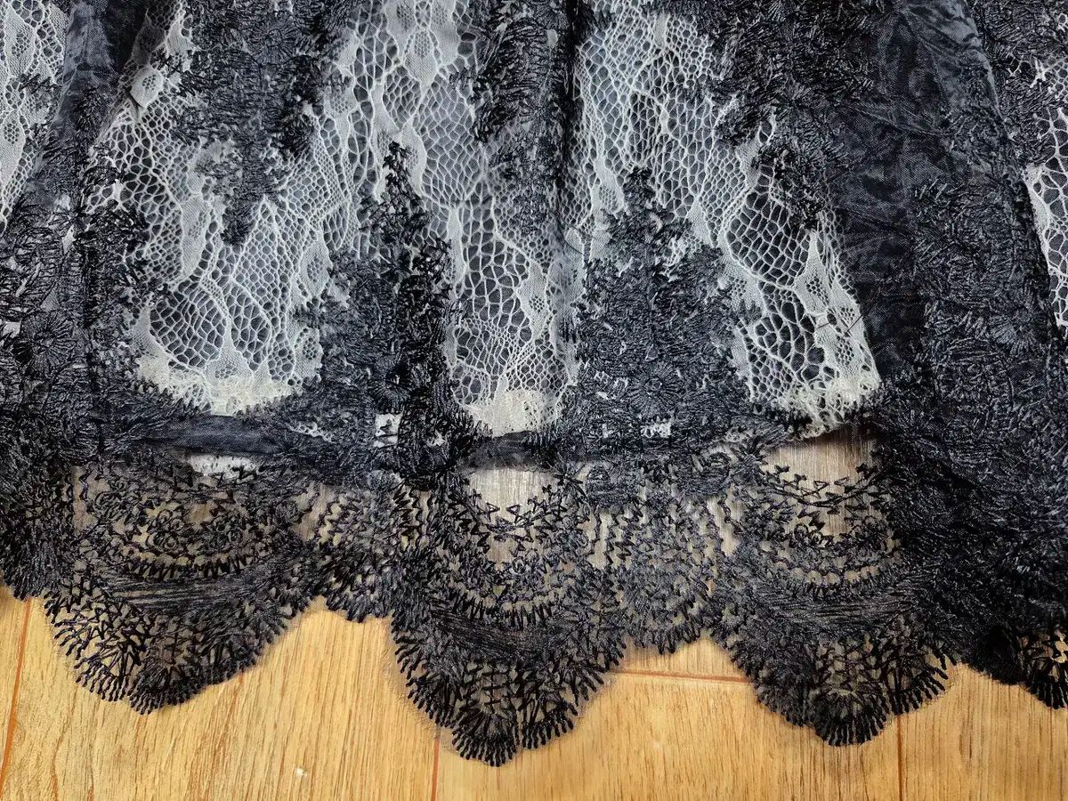 レーススカート