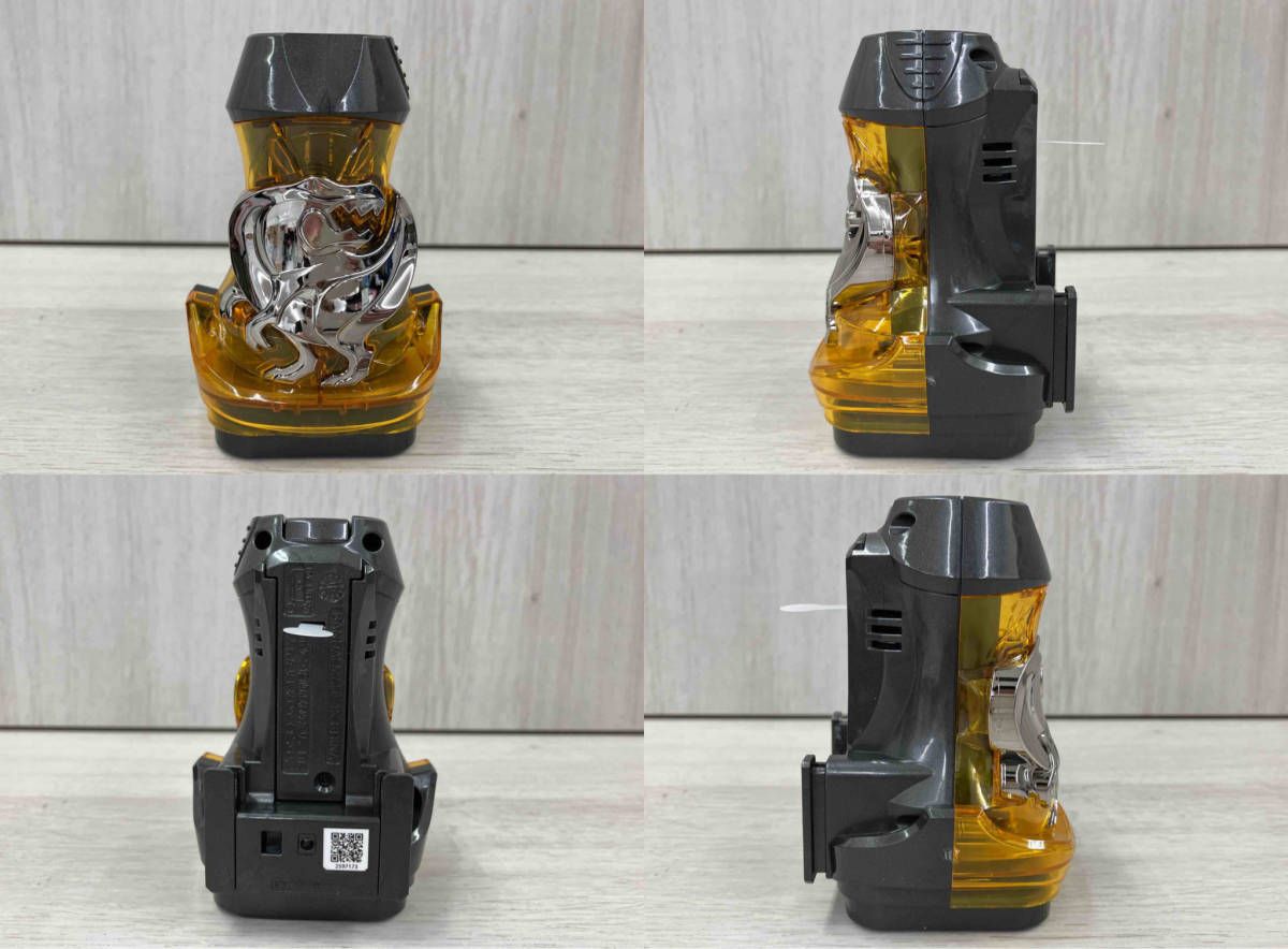 BANDAI - 仮面ライダーリバイス　DXレックスバイスタンプ　ブラックメタルメッキver. 仮面ライダーリバイス DXレックスバイスタンプ (ブラックメタル
