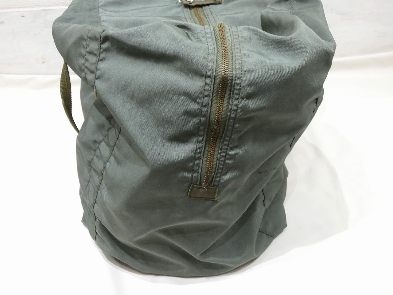 us navy パラシュートトラベリングバッグ ヴィンテージ ミリタリー U.S.NAVY PARACHUTE TRAVELING KIT BAG（DEADSTOCK） - 古着屋