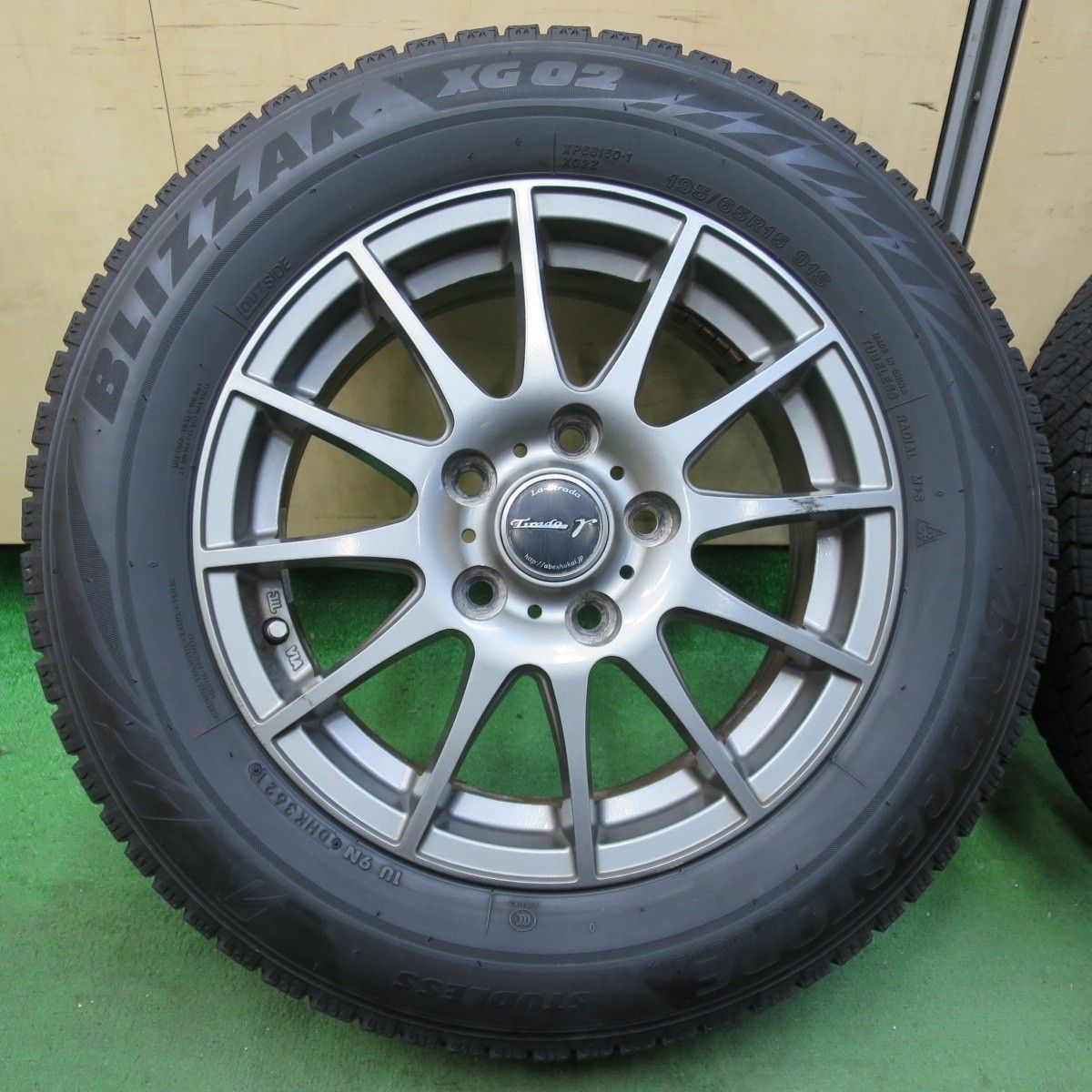 美品！8.5分★スタッドレス 195/65R15 ブリヂストン ブリザック VRX トップラン TOPRUN★ バリ溝 美品 22年製 ブリヂストン スタッドレスタイヤ 195⁄65R15 バリ