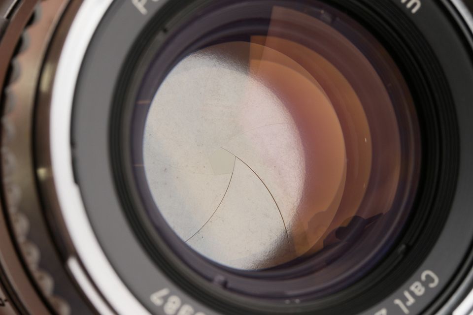 Lens