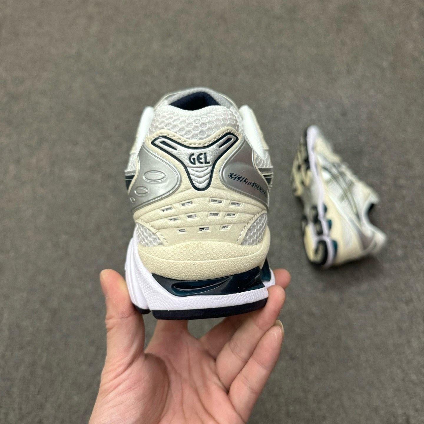 ASICSアシックス GEL-KAYANO 14 アシックス ゲルカヤノ14 Silver