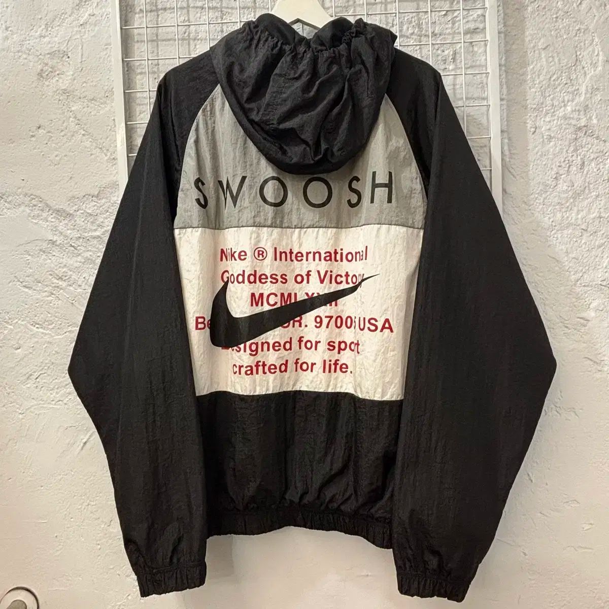 Nike(ナイキ） ダブル スウッシュ インターナショナル ウーブン