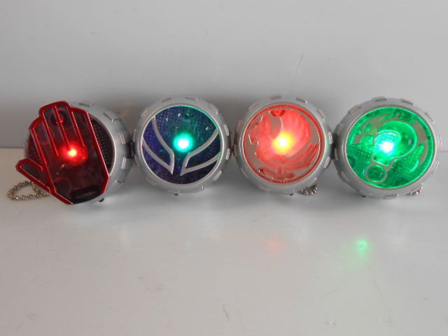 【即納&大特価】 ♯Jee28KG仮面ライダーウィザードリングスイング4全7種 キャラクターグッズ
