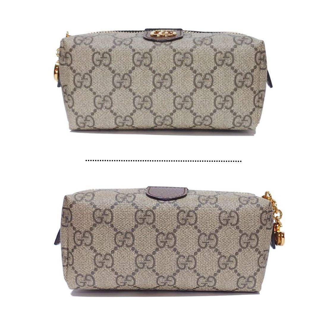 GUCCI GGモノグラム ポーチ 関税込/国内発】GUCCI イチゴ×GGメタルロゴ モノグラムポーチ