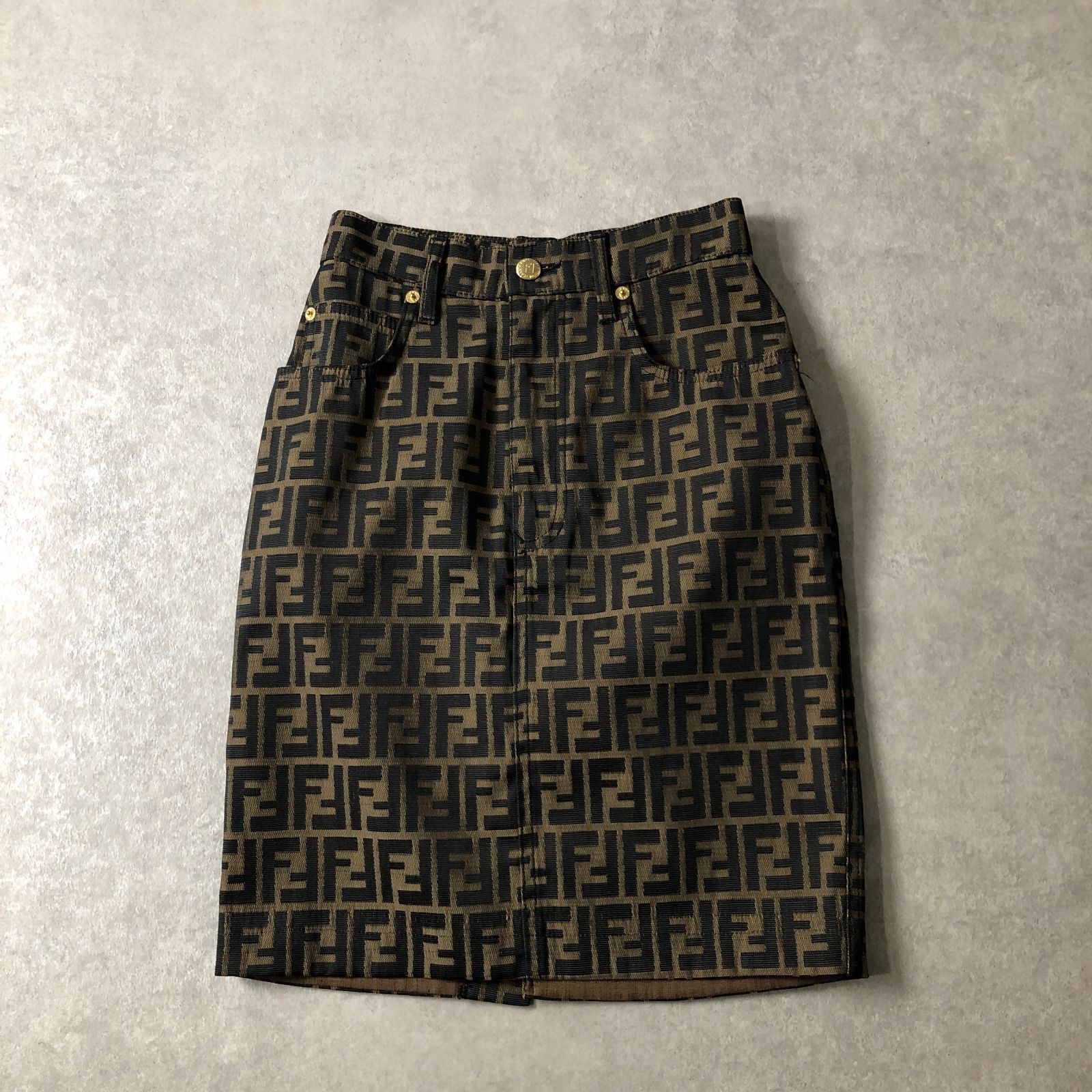 【美品・正規品】フェンディ ヴィンテージ 膝丈 タイトスカート ズッカ 総柄 FENDI OLD VINTAGE ズッカ柄 スカート ヴィンテージ フェンディ - メルカリ