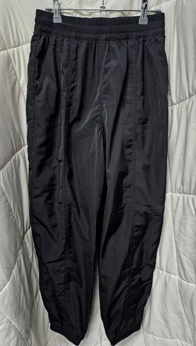 実際に着用1回 正規品 adidas ランニング トラックパンツ スウェット ウーブン パンツ