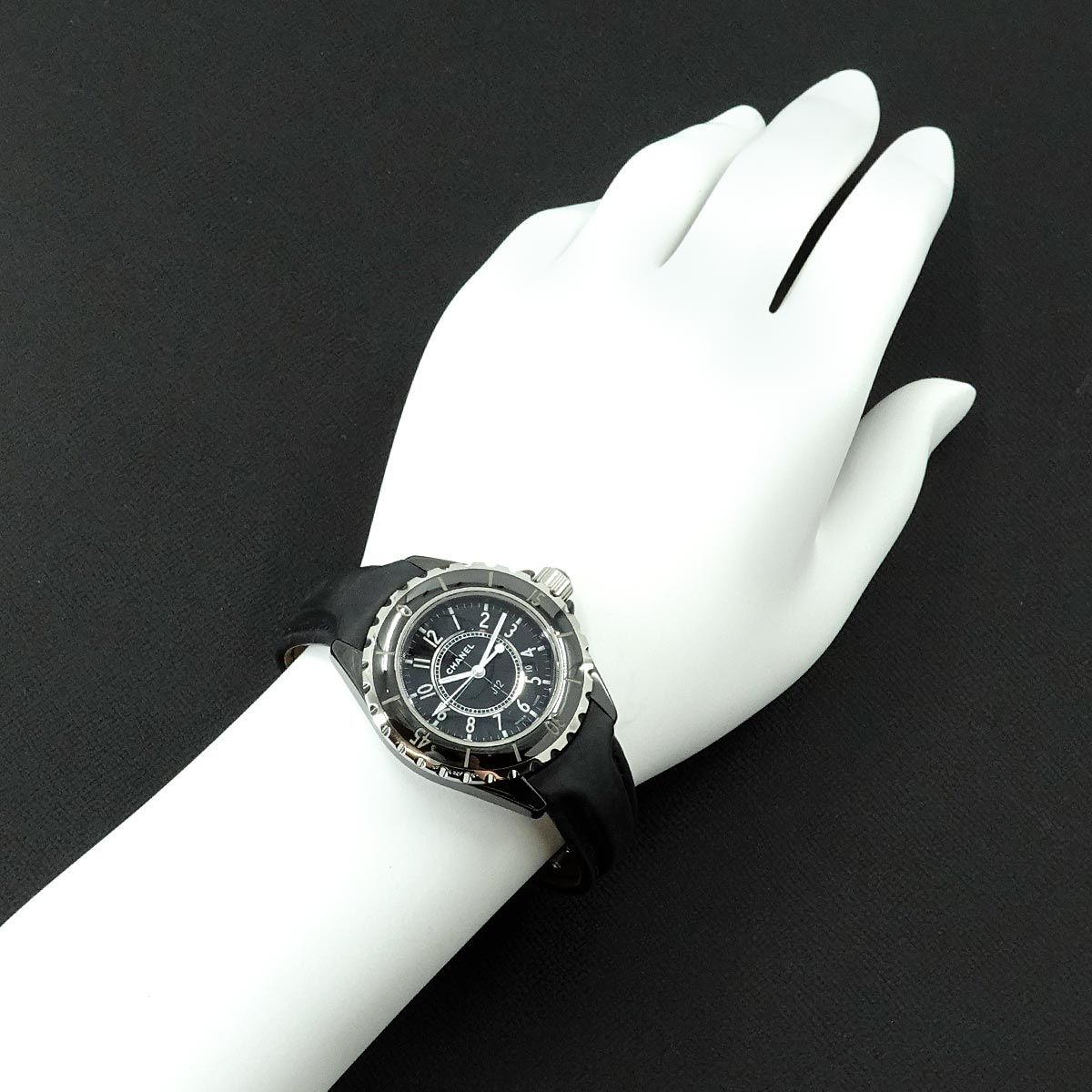 シャネル CHANEL J12 H0680 レディース 腕時計 33mm デイト ブラック  