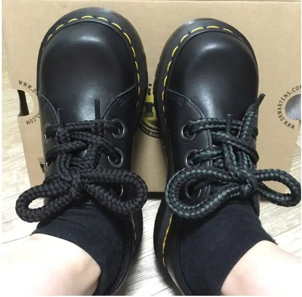 DR. MARTENS