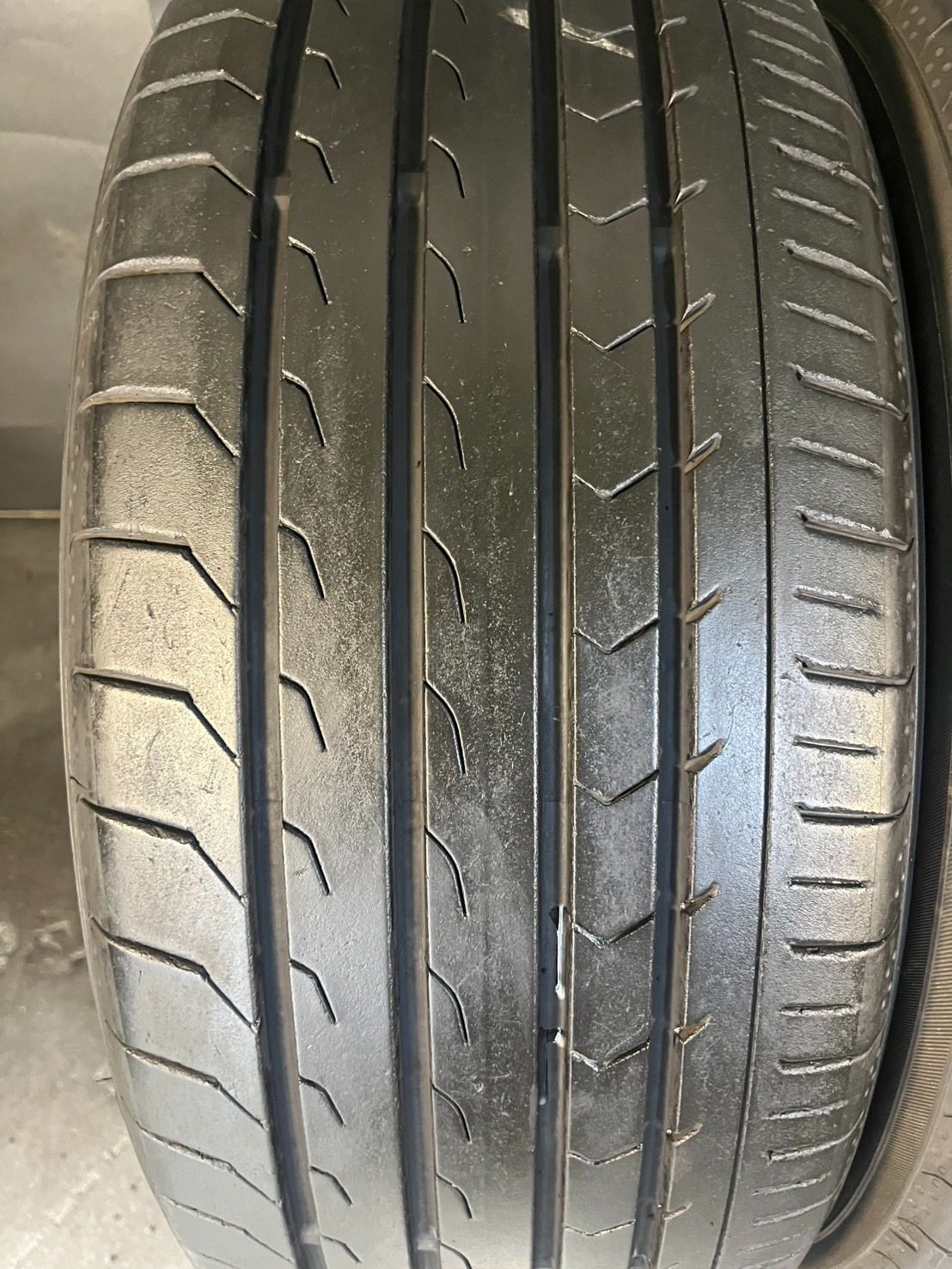 ヨコハマ ブルーアース rv-03．235/50R18.23年製．9~9.5分山 235/50R18 101V〈4本〉｜ヨコハマBluEarth-RV RV03｜ミニバン用