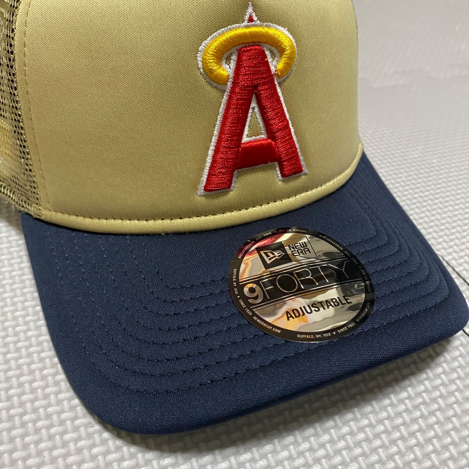 海外限定 NEWERA ロサンゼルス エンゼルス トラッカーキャップ ゴールド-