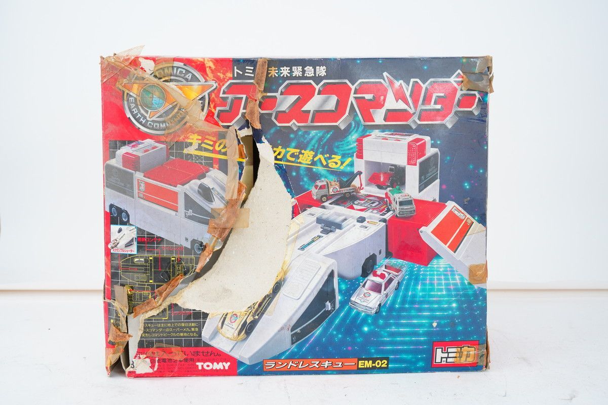 7.561 △ トミカ 未来緊急隊 アースコマンダー EM-02 - メルカリ