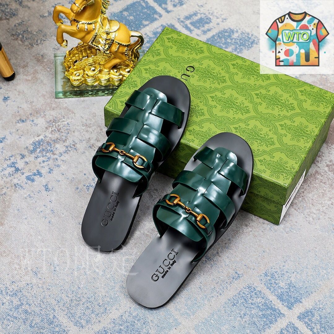 GUCCI グルカサンダル グッチのメンズサンダル、“ホースビット”を配したレザーグルカ