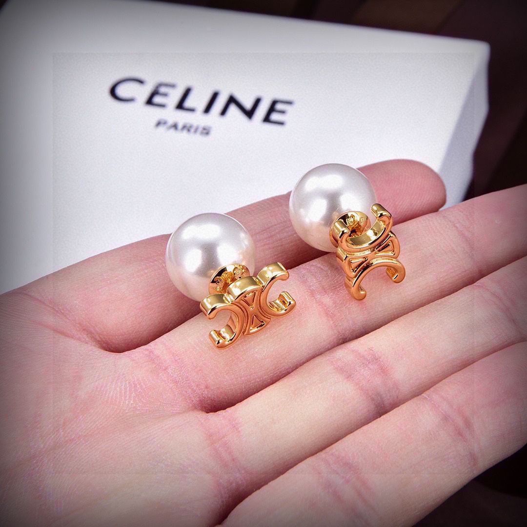 CELINE(セリーヌ)パールデザインピアス