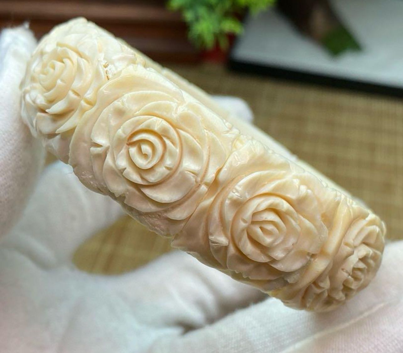 天然マンモス牙美しい手作り彫刻 バラハンド ブレスレット 【公式通販】