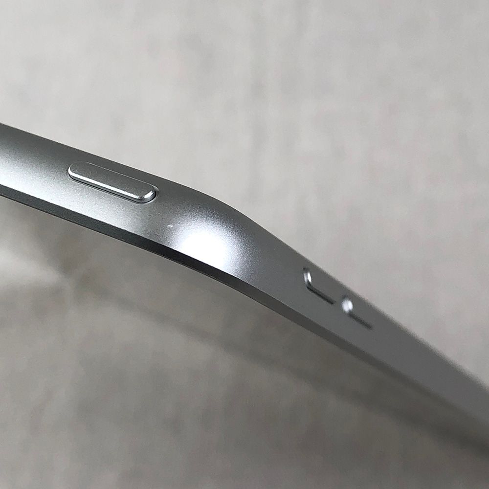 バッテリー良好】Apple iPad 第7世代 Wi-Fiモデル 32GB Silver（A2197