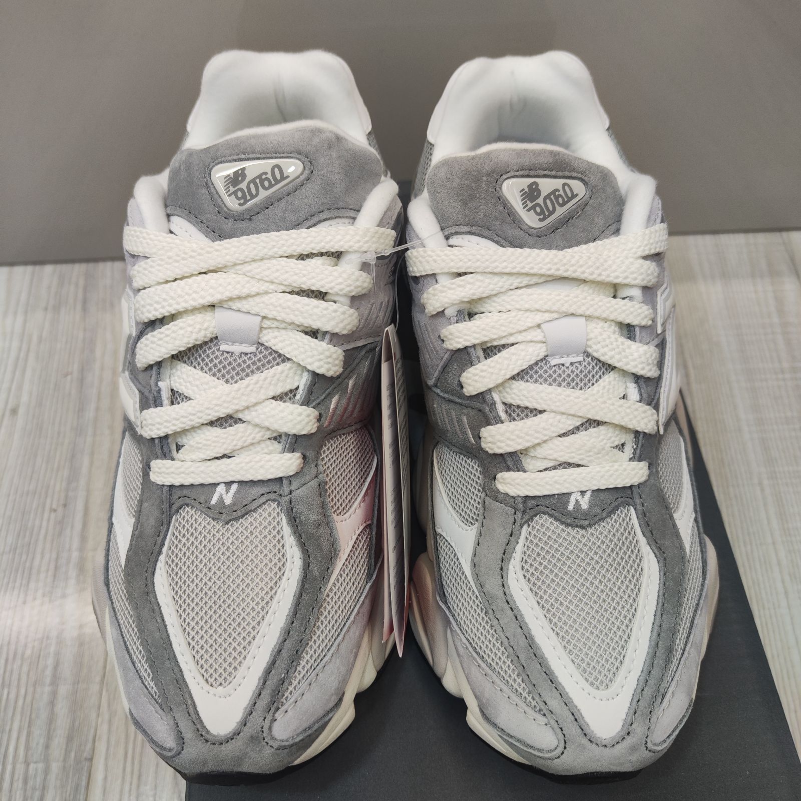 New Balance 9060 ホワイト/グレー スニーカー 25.5 新品 【公式