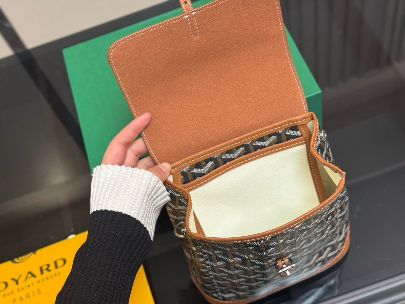 希少品◆入手困難♪【GOYARD】Alpin ミニ バックパック 2色 ファン待望のGOYARD新作は 小さくて機能的な3WAYバッグ
