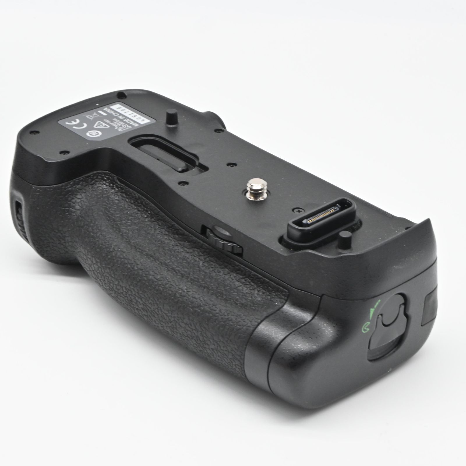 ☆美品☆ ニコン マルチパワーバッテリーパック MB-D18 - メルカリ